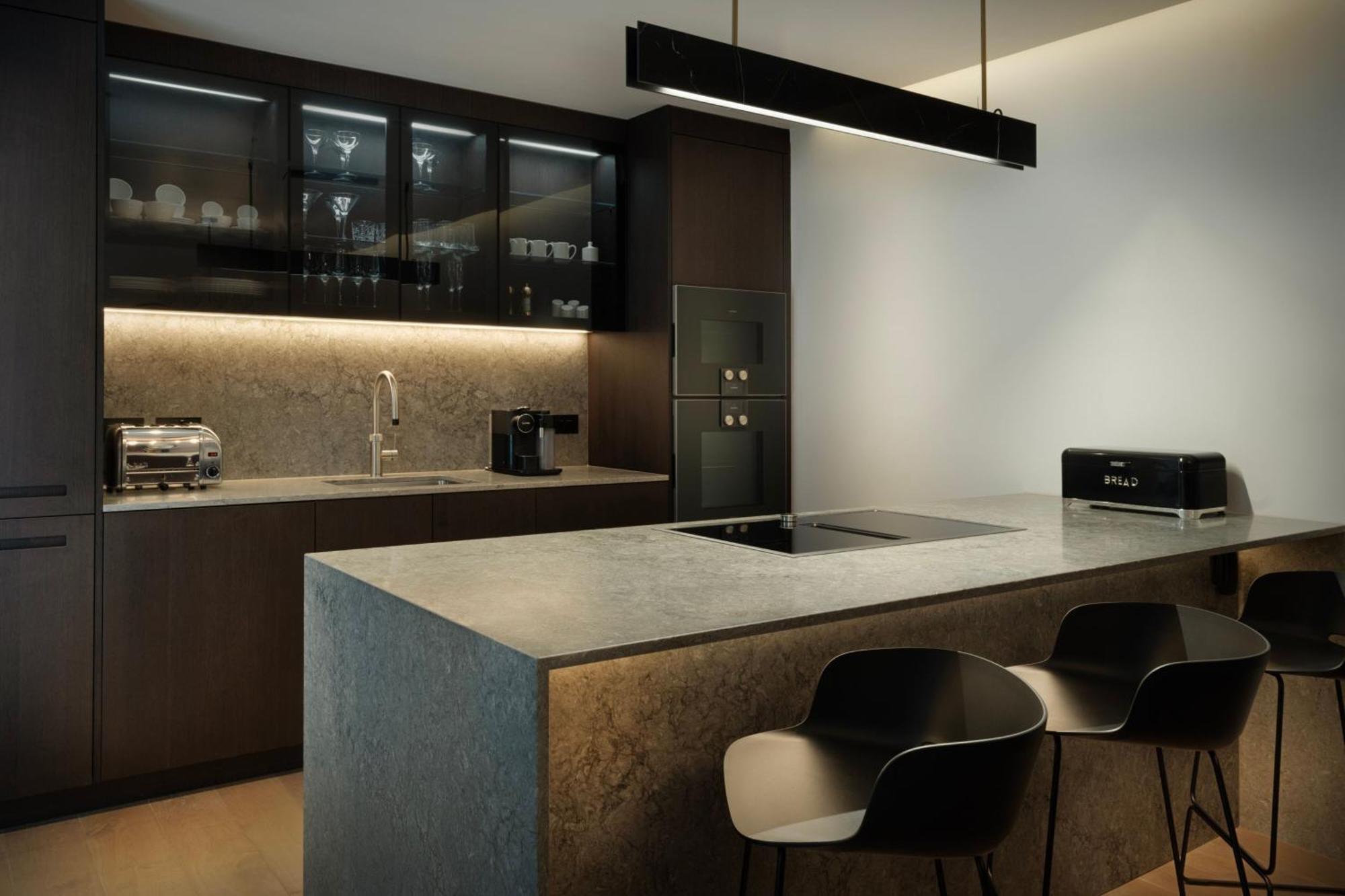 The Westin London City Kültér fotó A kitchen with a linear pendant light
